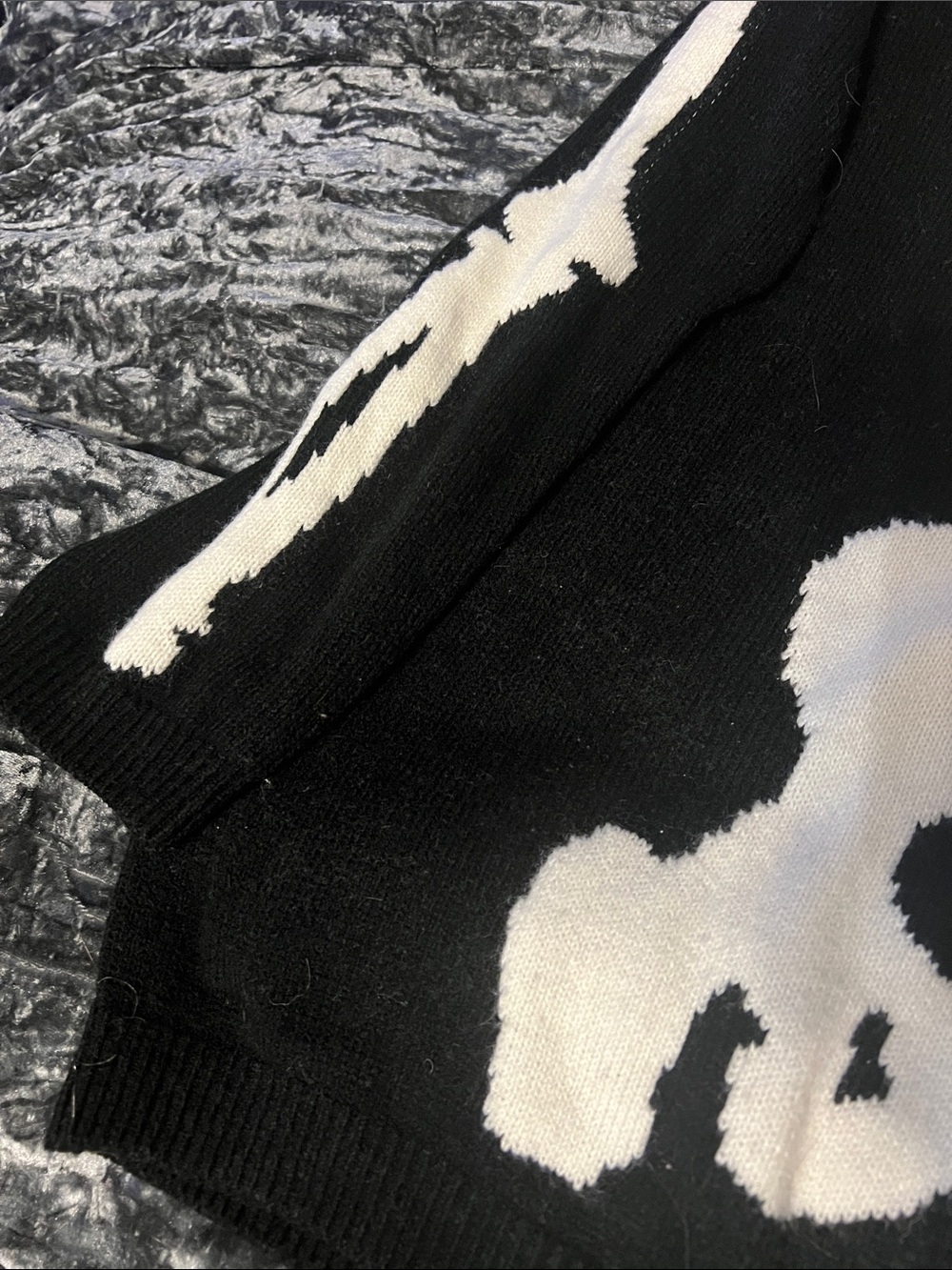 Iron Fist Skeleton Sweater - Picture 5 of 8